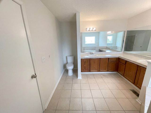 2592 Cowall Drive, Hilliard, OH 43026