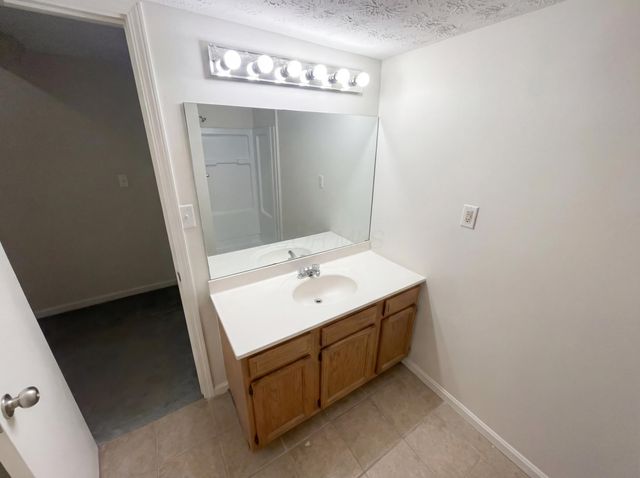 2592 Cowall Drive, Hilliard, OH 43026