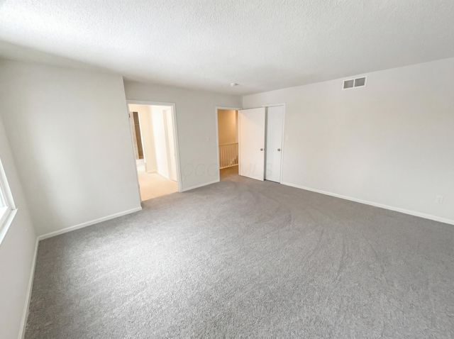 2592 Cowall Drive, Hilliard, OH 43026