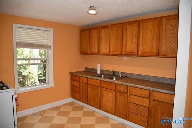 1216 Barkley Street, Gadsden, AL 35904