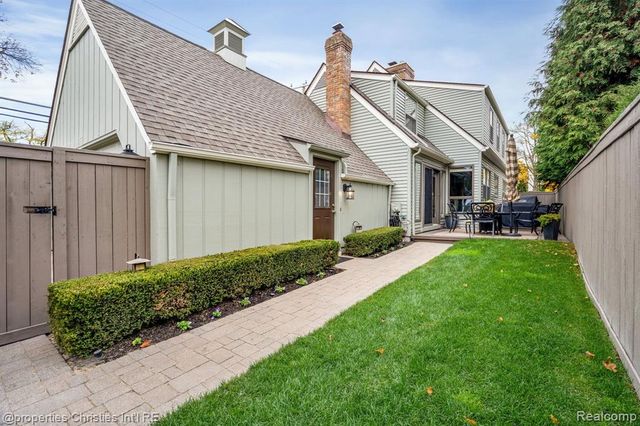 660 Woodland Street, Birmingham, MI 48009