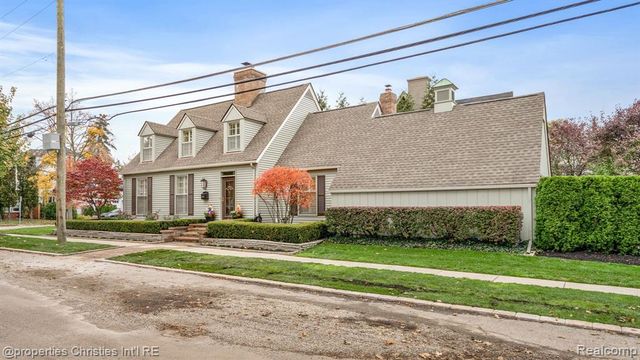 660 Woodland Street, Birmingham, MI 48009