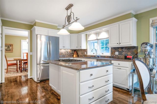 660 Woodland Street, Birmingham, MI 48009