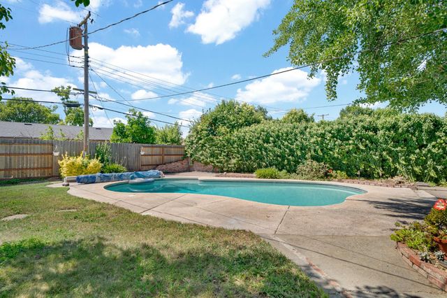 7566 Circle Pkwy, Sacramento, CA 95823