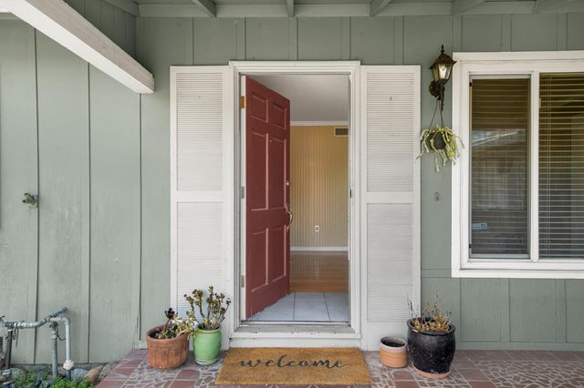 7566 Circle Pkwy, Sacramento, CA 95823