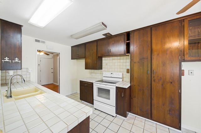 7566 Circle Pkwy, Sacramento, CA 95823