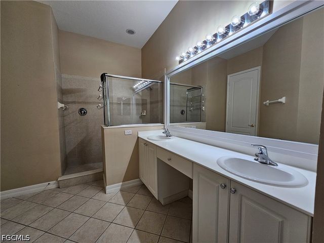 6010 jonathans bay CIR 402, Fort Myers, FL 33908