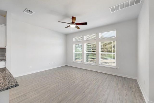 605 W South ST 182, Leander, TX 78641