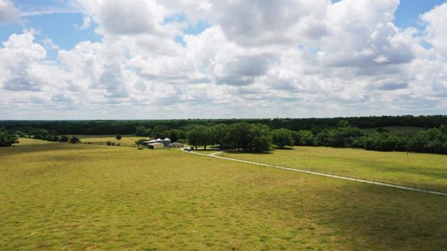 18048 Us-69, Whitewright, TX 75491