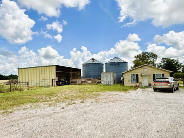 18048 Us-69, Whitewright, TX 75491