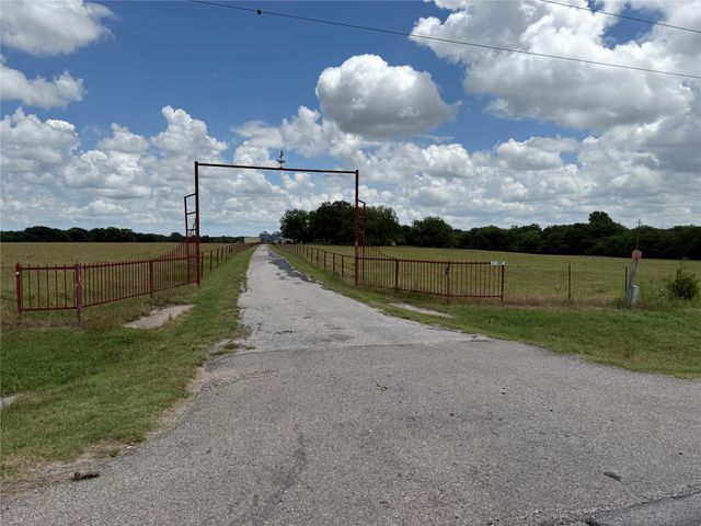 18048 Us-69, Whitewright, TX 75491
