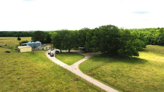 18048 Us-69, Whitewright, TX 75491