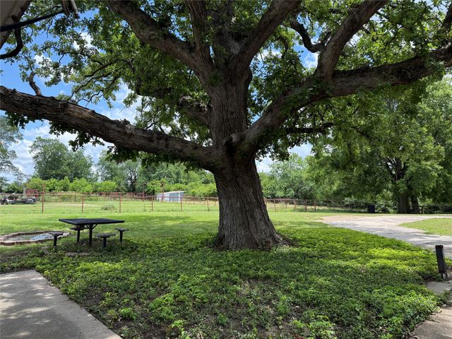 18048 Us-69, Whitewright, TX 75491
