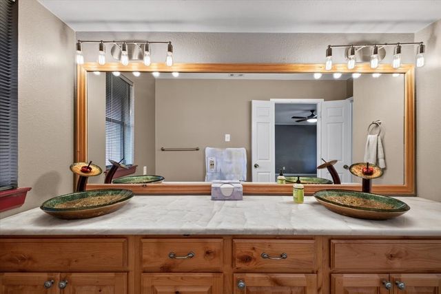 646 St Charles Court, Arlington, TX 76013
