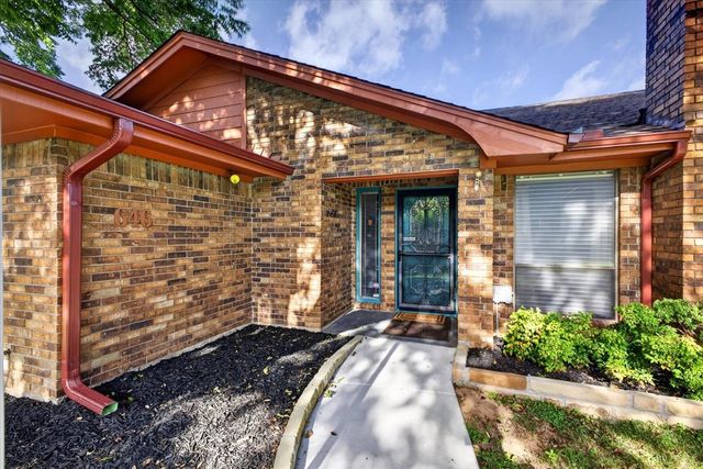 646 St Charles Court, Arlington, TX 76013