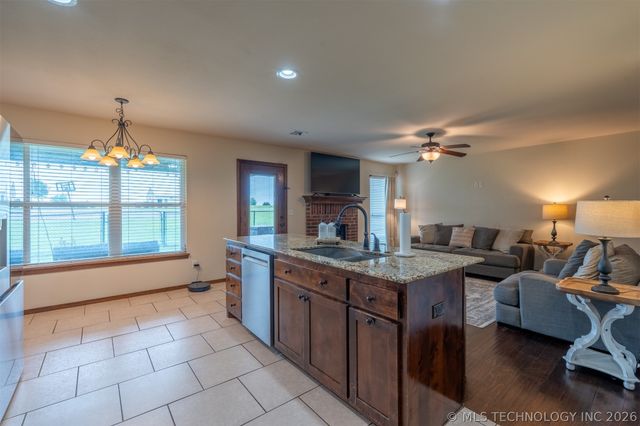 110 Dogwood Drive, Mannford, OK 74044