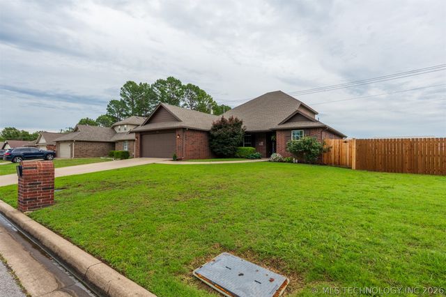 110 Dogwood Drive, Mannford, OK 74044