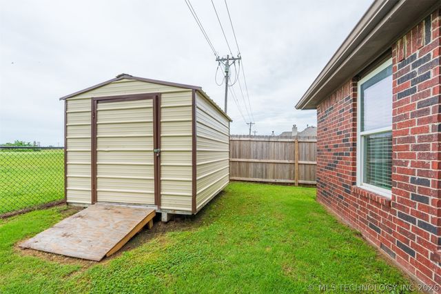 110 Dogwood Drive, Mannford, OK 74044