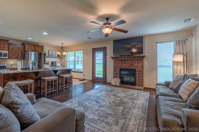 110 Dogwood Drive, Mannford, OK 74044