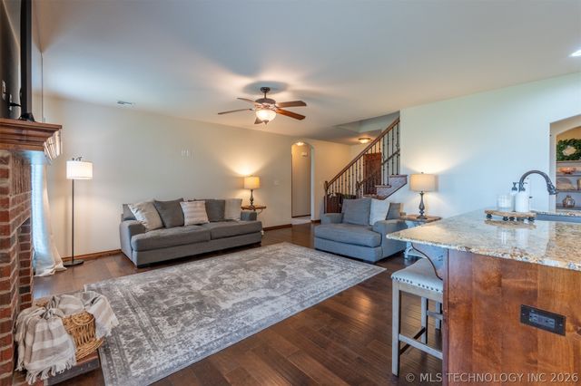 110 Dogwood Drive, Mannford, OK 74044