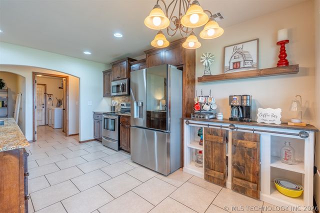 110 Dogwood Drive, Mannford, OK 74044