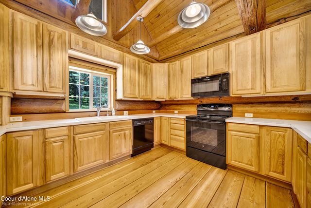 4900 E HUDLOW RD, Hayden, ID 83835