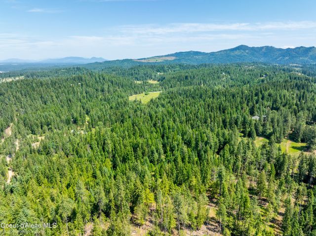 4900 E HUDLOW RD, Hayden, ID 83835