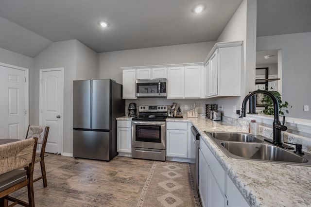 2105 Dandelion Drive, Benton, AR 72019