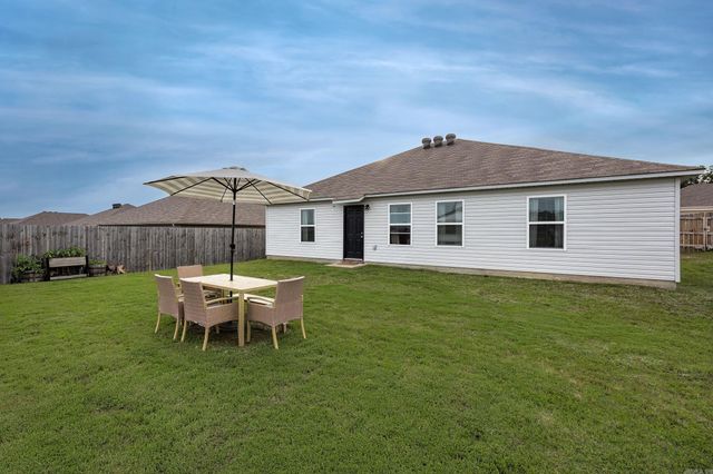 2105 Dandelion Drive, Benton, AR 72019