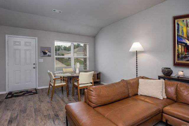 2105 Dandelion Drive, Benton, AR 72019