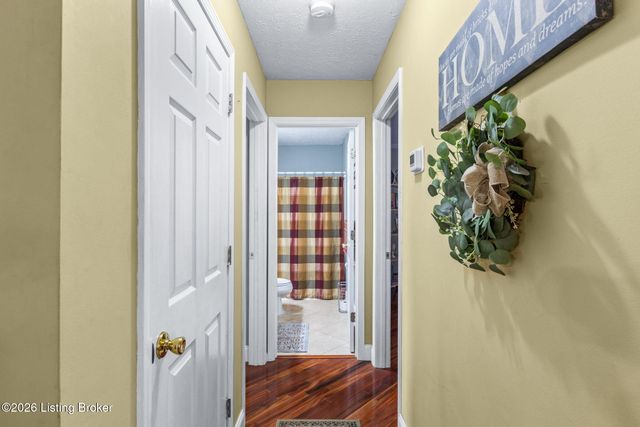 3314 Hunsinger Ln, Louisville, KY 40220