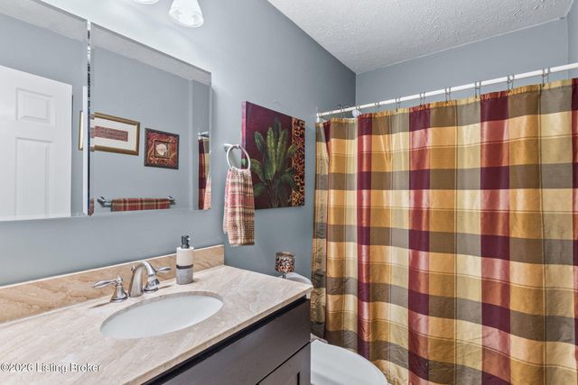 3314 Hunsinger Ln, Louisville, KY 40220