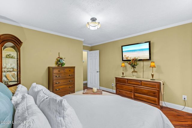 3314 Hunsinger Ln, Louisville, KY 40220