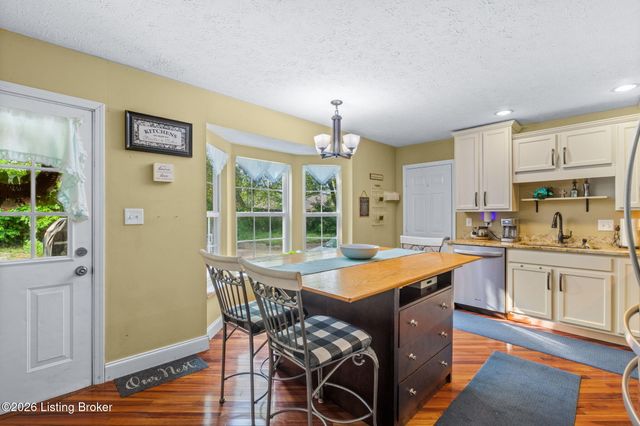 3314 Hunsinger Ln, Louisville, KY 40220