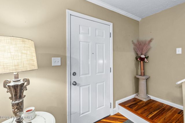 3314 Hunsinger Ln, Louisville, KY 40220
