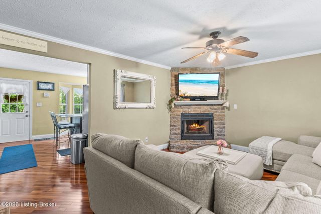 3314 Hunsinger Ln, Louisville, KY 40220