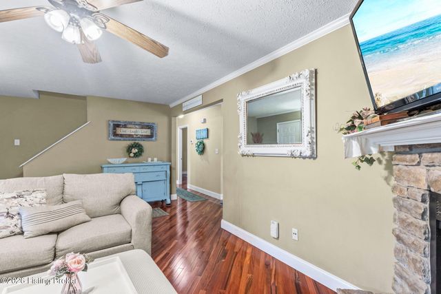 3314 Hunsinger Ln, Louisville, KY 40220