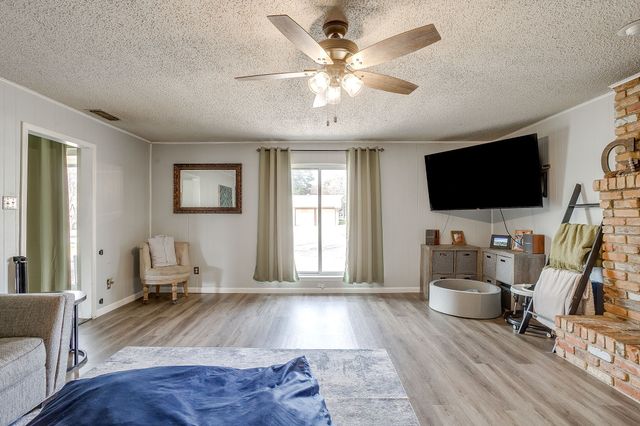 301 Lena Lane, Burleson, TX 76028