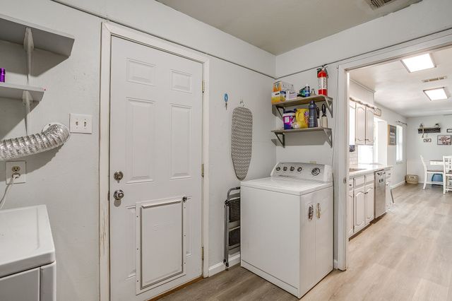 301 Lena Lane, Burleson, TX 76028