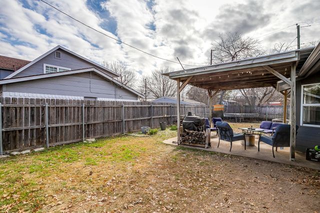 301 Lena Lane, Burleson, TX 76028