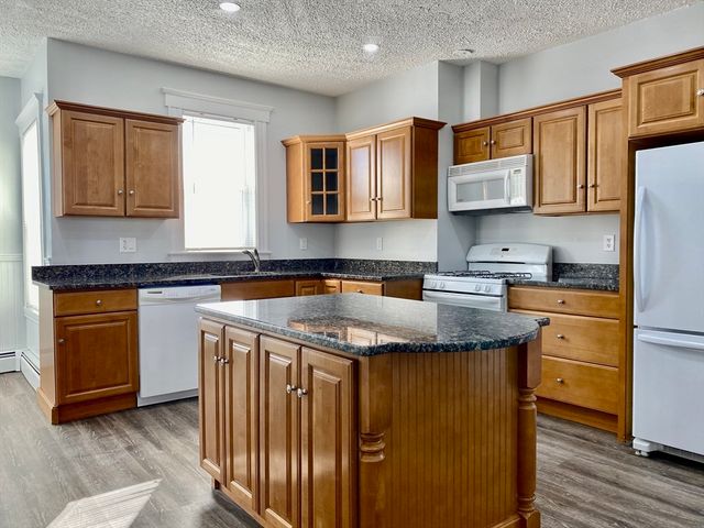 24 Hancock St 2, Peabody, MA 01960