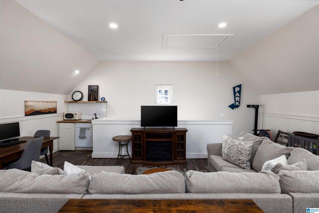 98 HAWTHORN STREET, Birmingham, AL 35242