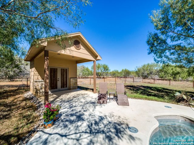 6472 Bluntzer Rd, Jourdanton, TX 78026