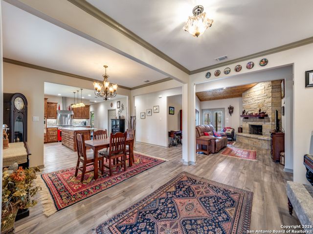 6472 Bluntzer Rd, Jourdanton, TX 78026