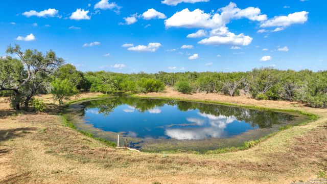 6472 Bluntzer Rd, Jourdanton, TX 78026