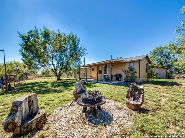 6472 Bluntzer Rd, Jourdanton, TX 78026