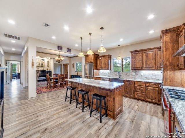 6472 Bluntzer Rd, Jourdanton, TX 78026