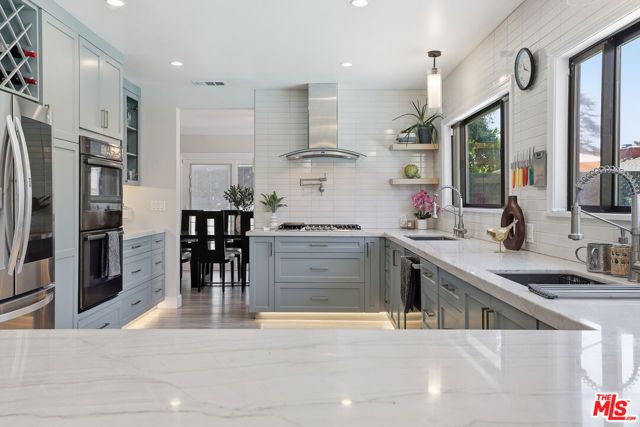5220 Mary Ellen Avenue, Sherman Oaks, CA 91401