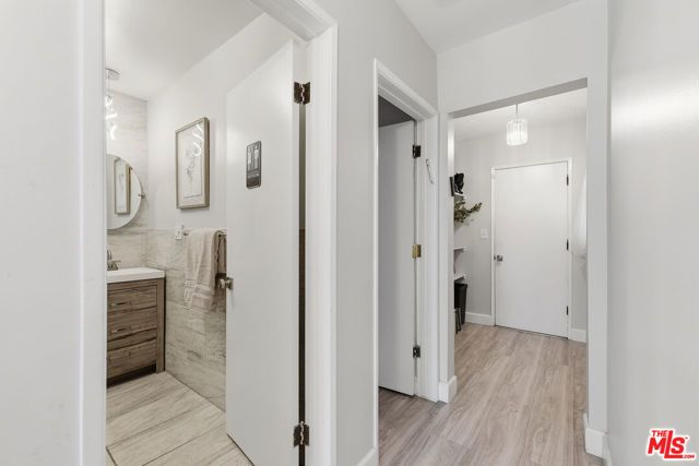5220 Mary Ellen Avenue, Sherman Oaks, CA 91401