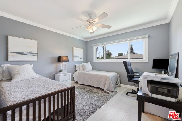 5220 Mary Ellen Avenue, Sherman Oaks, CA 91401